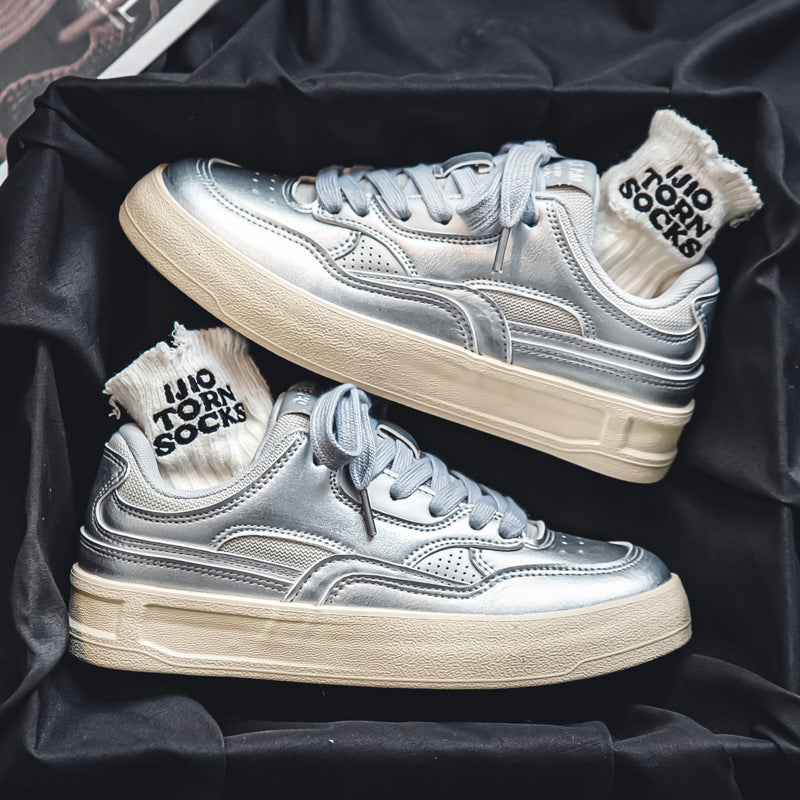 White canvas sneakers for sports and casual wear