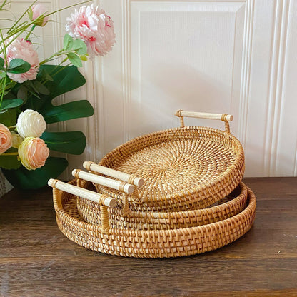 Wicker basket for storing and storing pastries