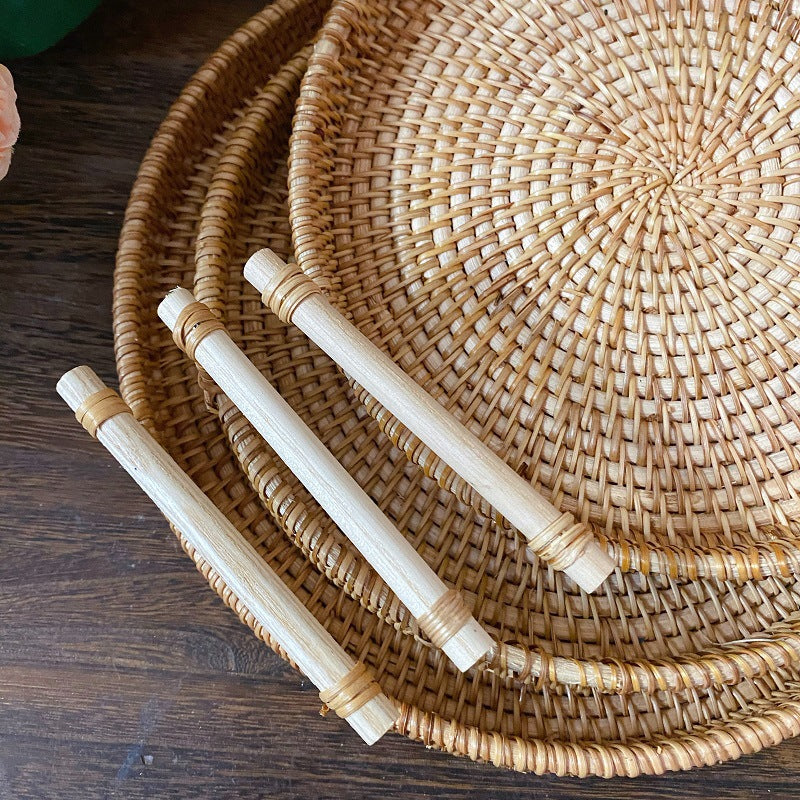 Wicker basket for storing and storing pastries