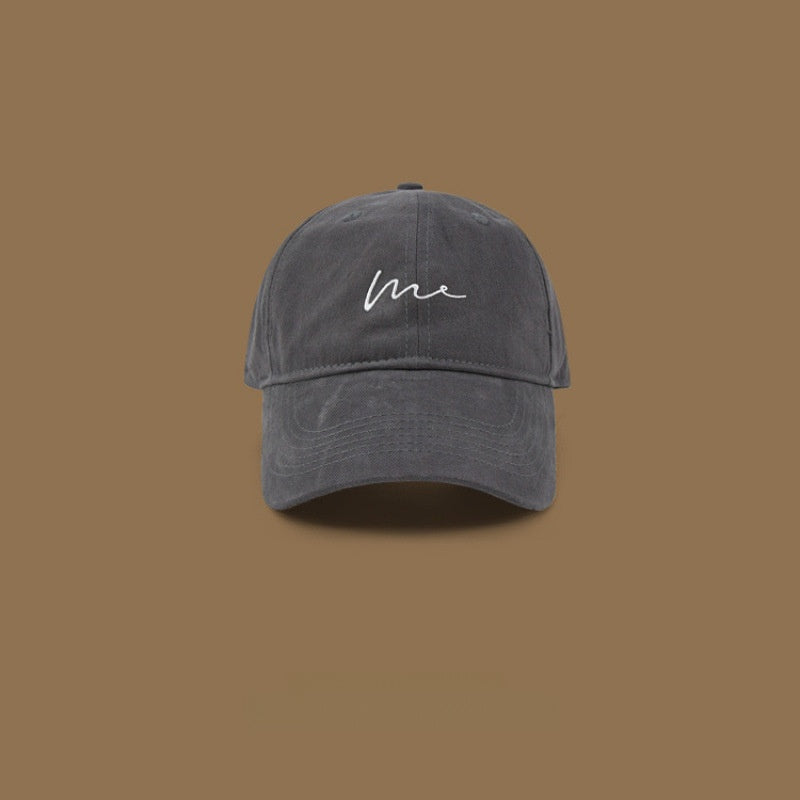 Wide-brimmed cap