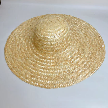 Wide-brimmed straw hat