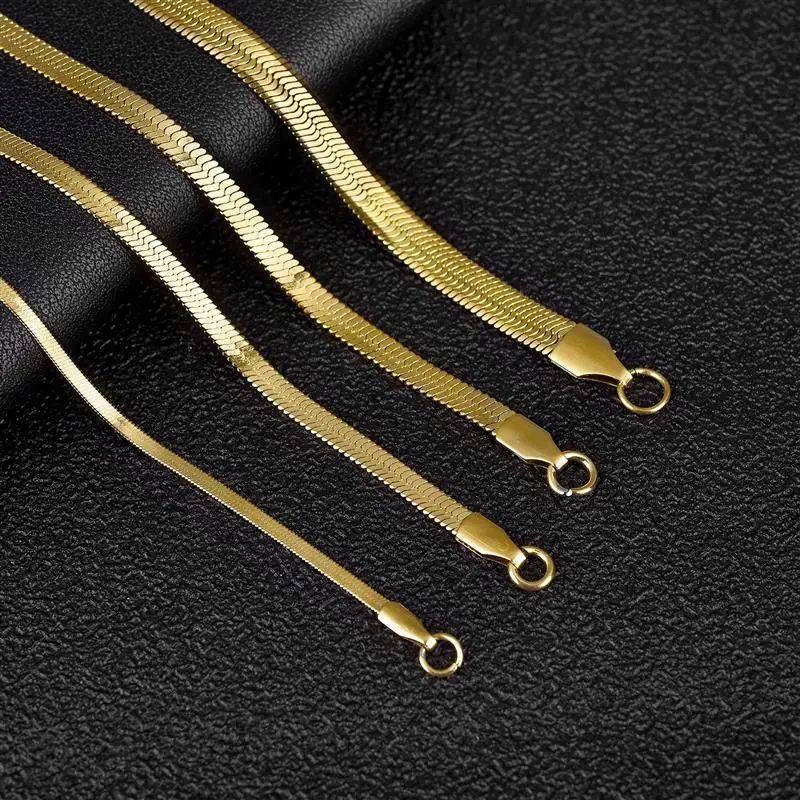 Wide flat chain necklace