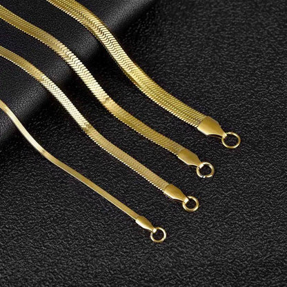 Wide flat chain necklace