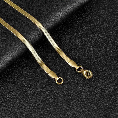 Wide flat chain necklace