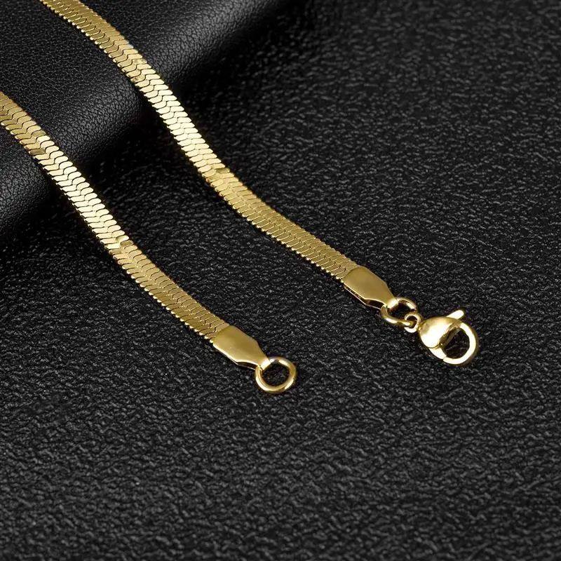 Wide flat chain necklace
