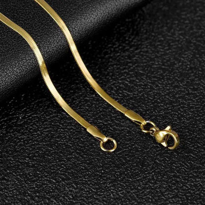 Wide flat chain necklace