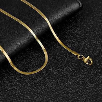 Wide flat chain necklace