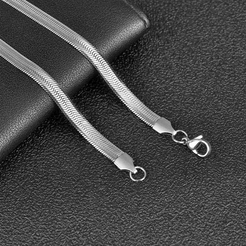 Wide flat chain necklace