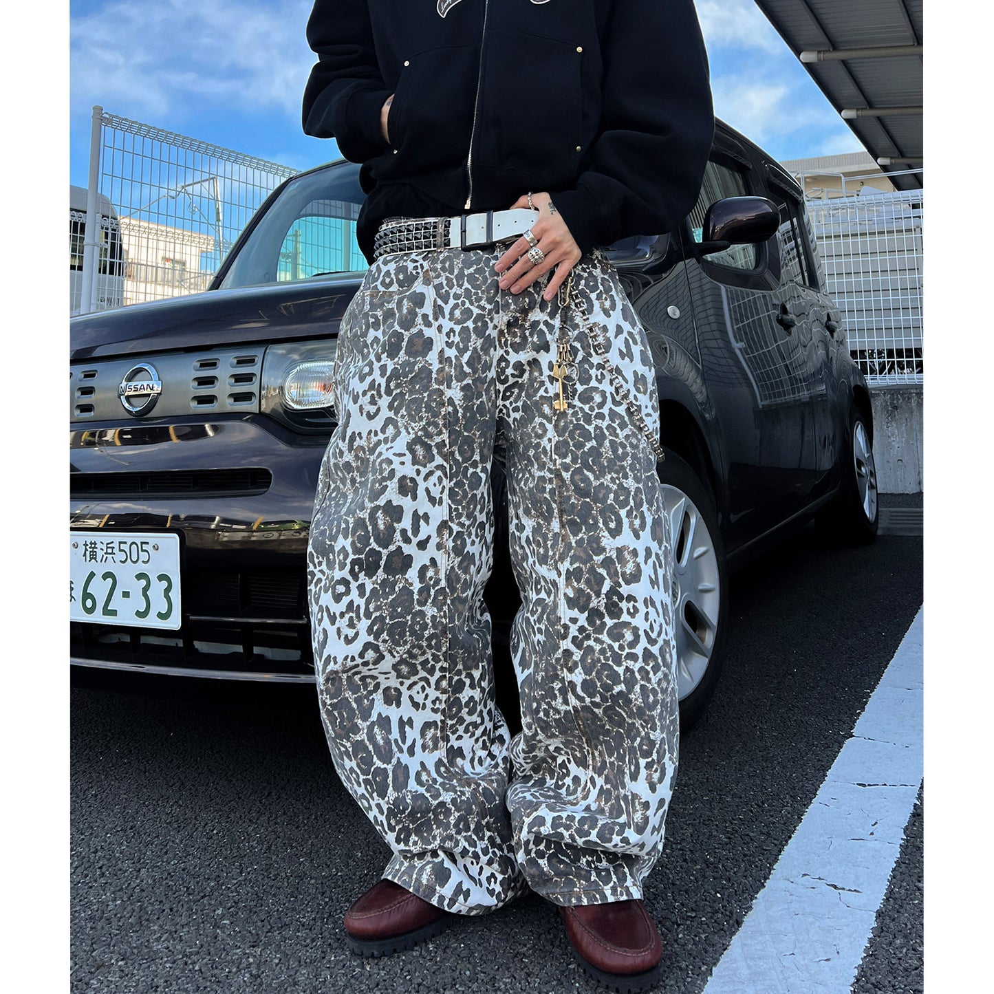 Wide-leg floor-length pants