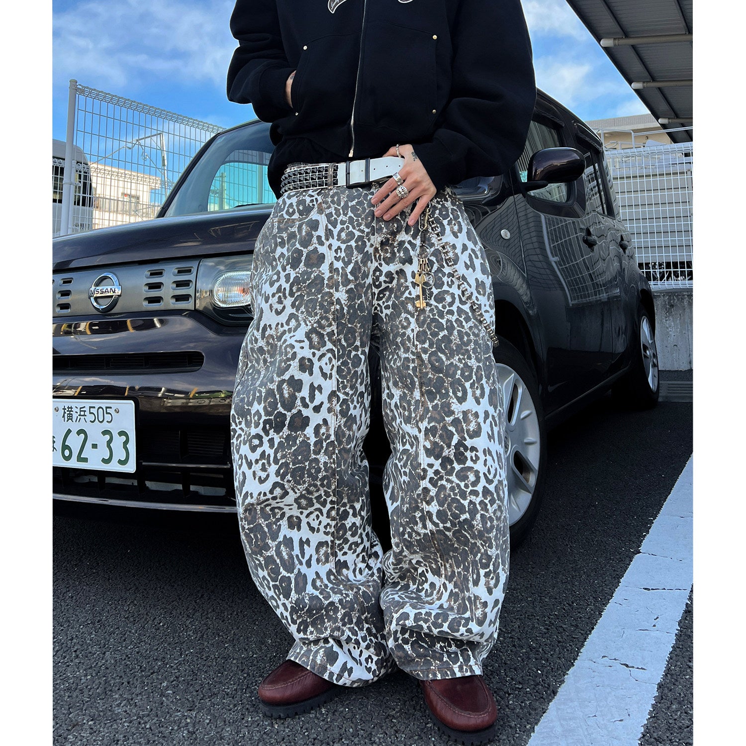 Wide-leg floor-length pants