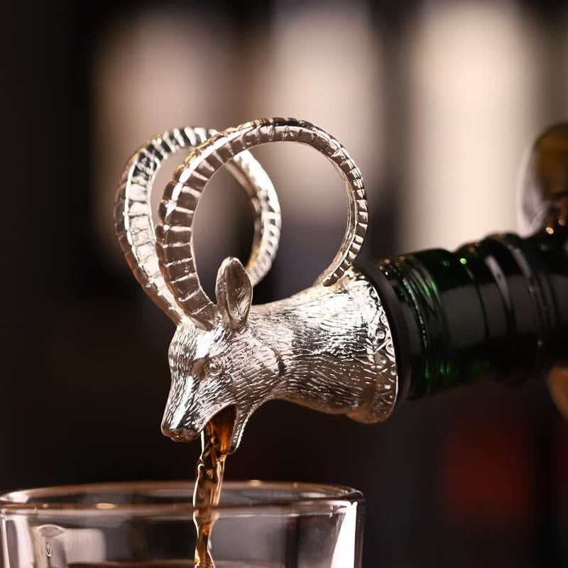 wine pourer