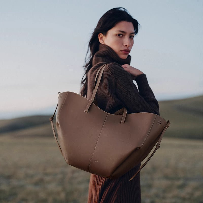 Wing single-shoulder tote bag