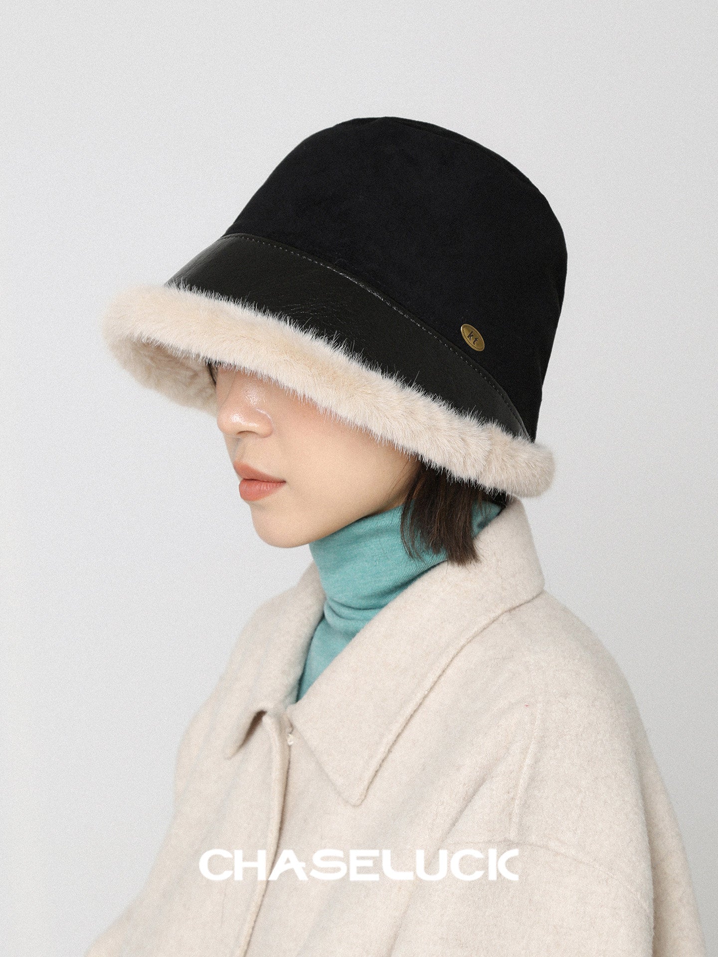 Winter bucket hat