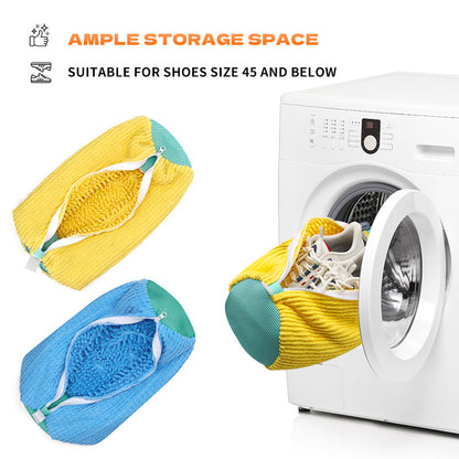 Wipe the shoe bag with a woolen shoe brush