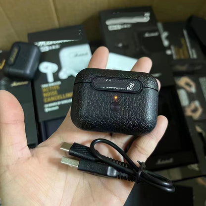 Wireless Bluetooth headphones