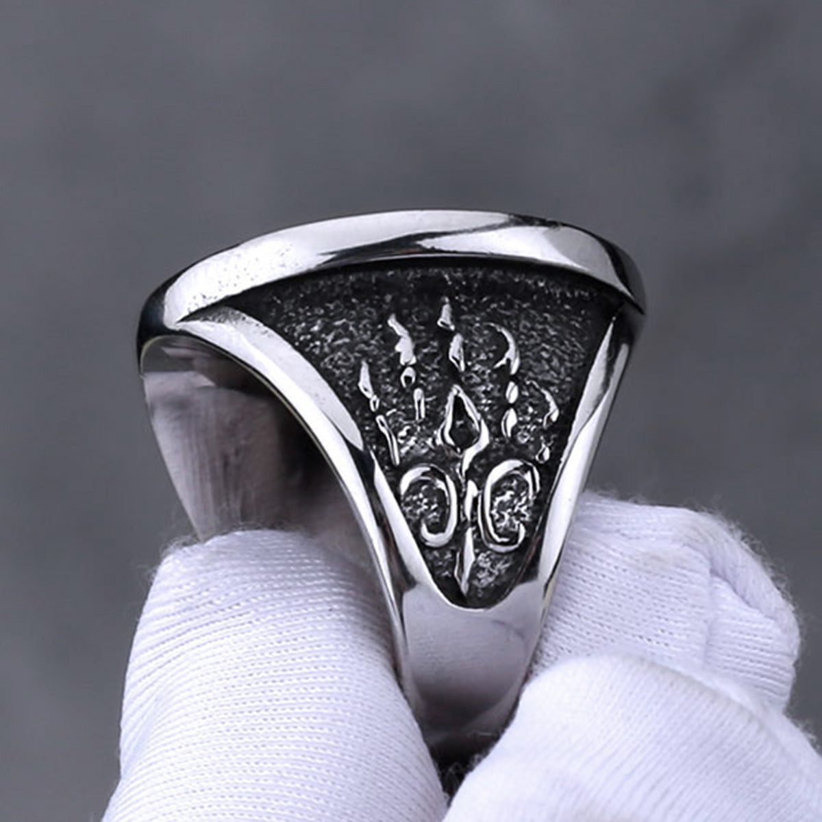 Wolf Claw Ring