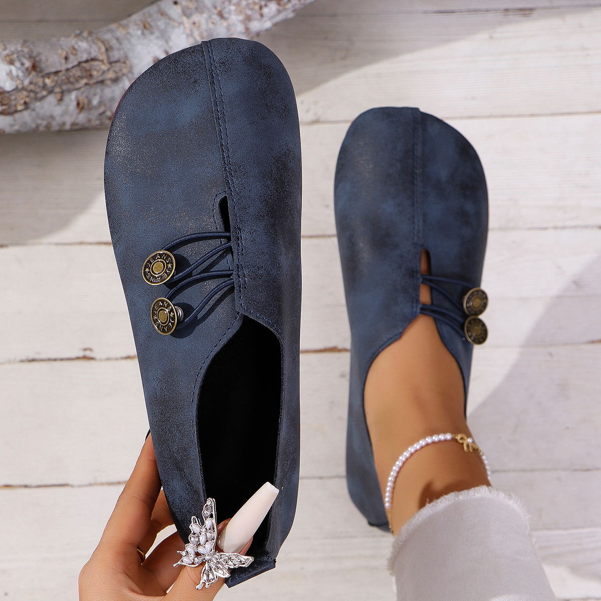 Women Flat Round Toe Slip On Shoes