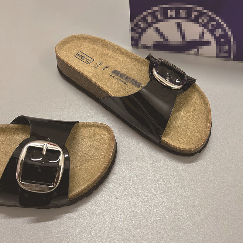 Women Retro Flat Sandals with Gold Buckle