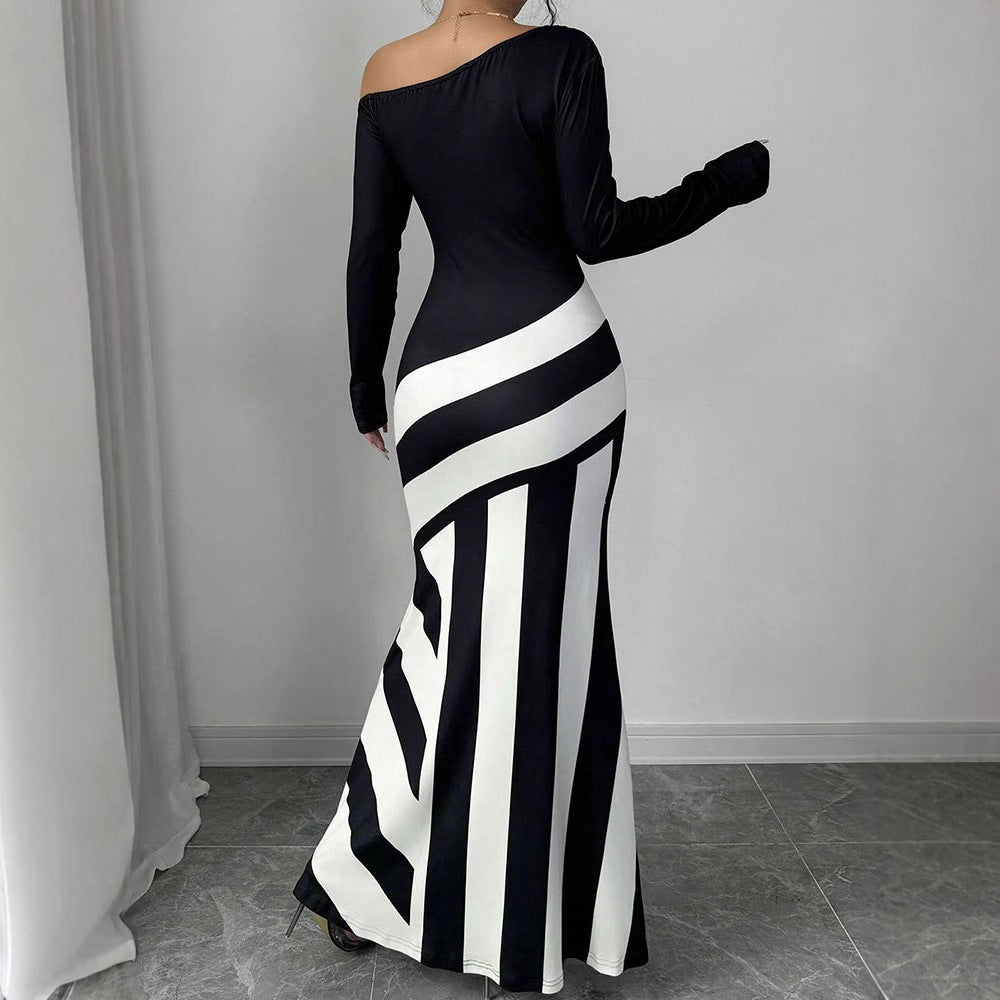 Women's Black and White Striped Digital Print T-shirt Dress