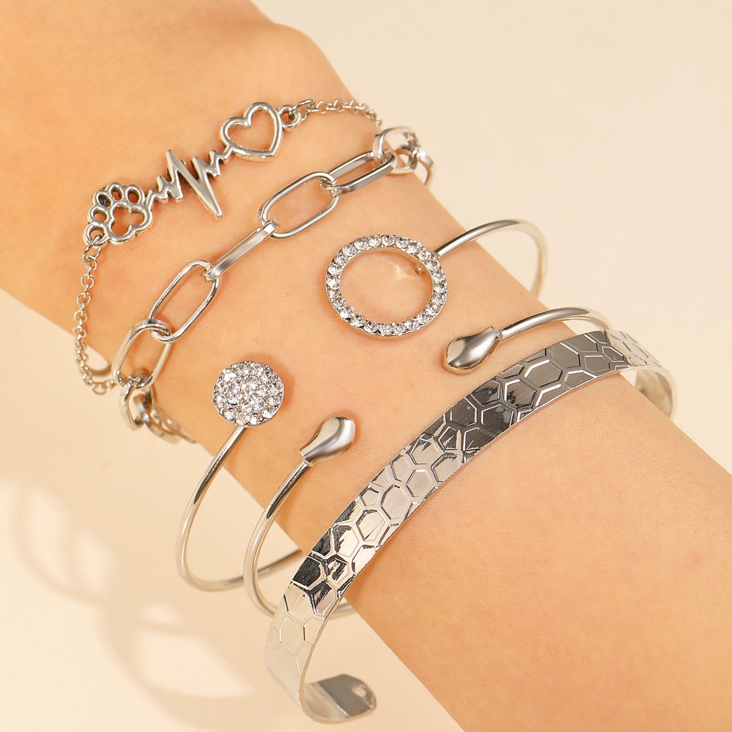Women's Bohemian 8-Shaped Heart Alloy Bracelet