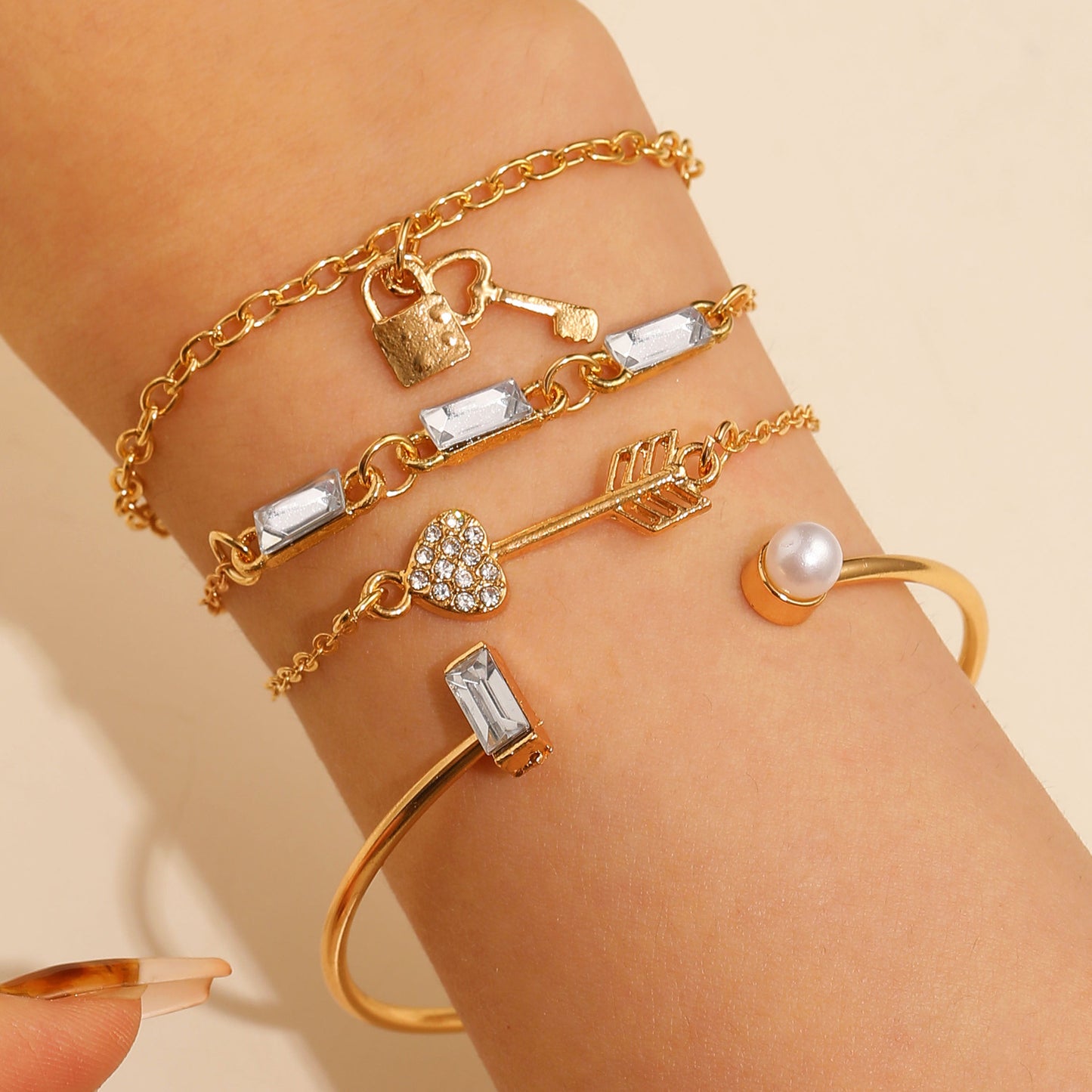 Women's Bohemian 8-Shaped Heart Alloy Bracelet