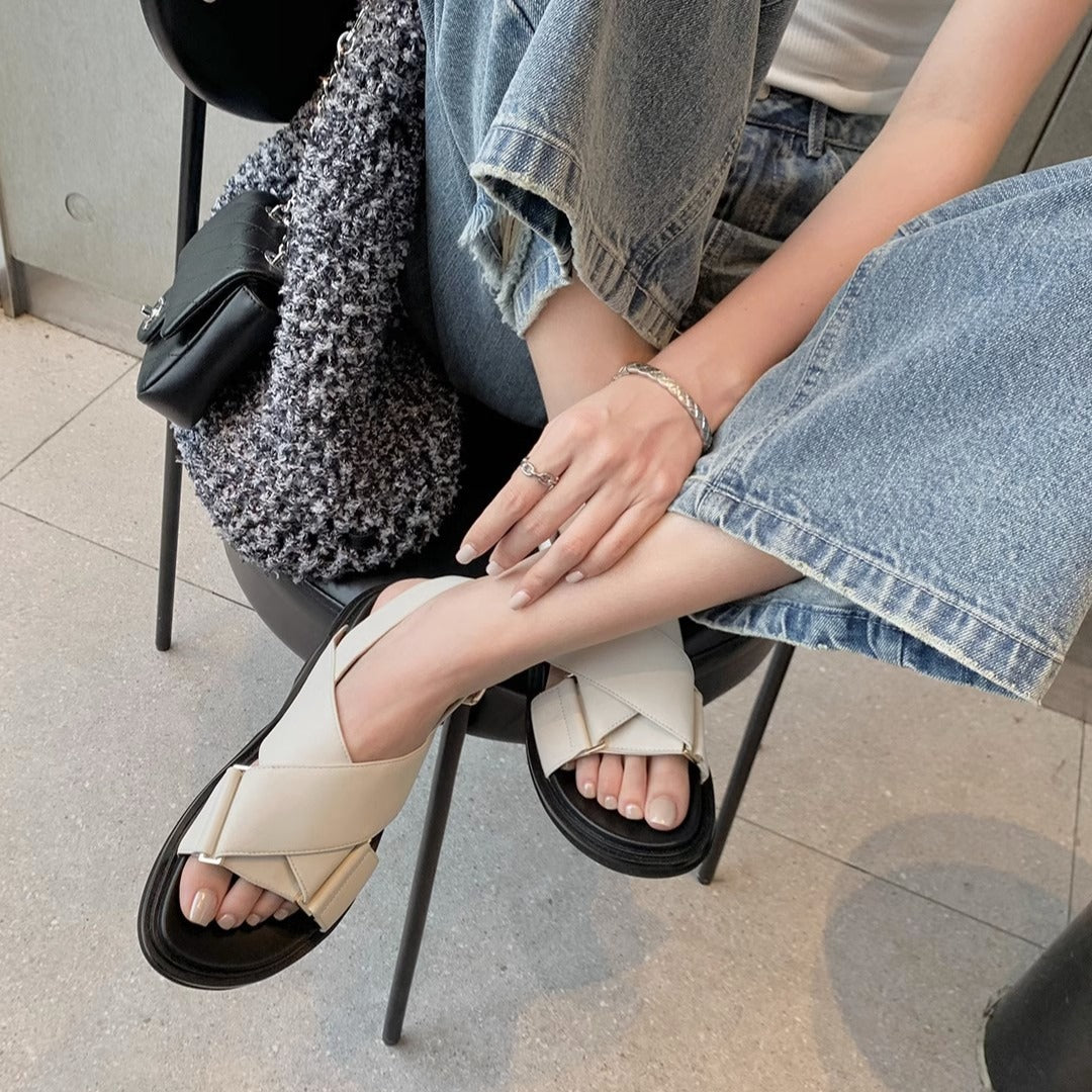 Women's Casual Roman Sandals with Cross-Strap Design