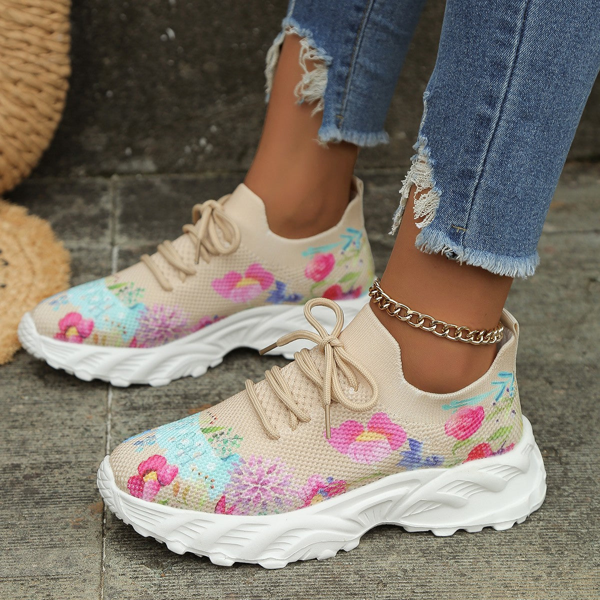 Women's casual shoes