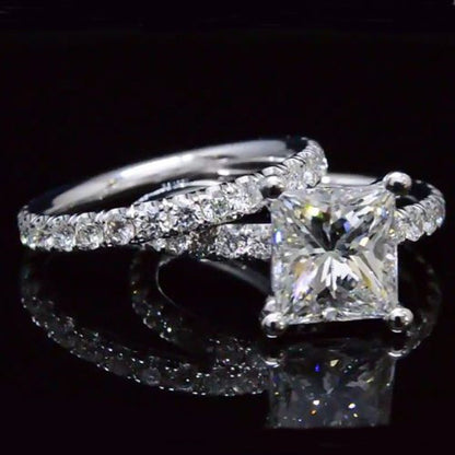 Women's Diamond Ring