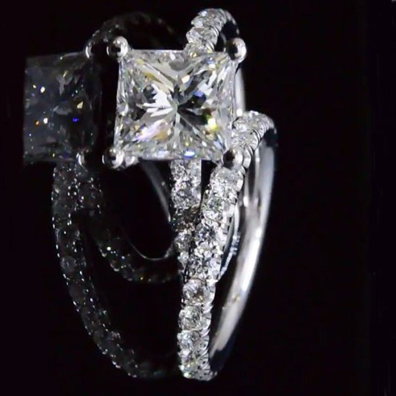 Women's Diamond Ring