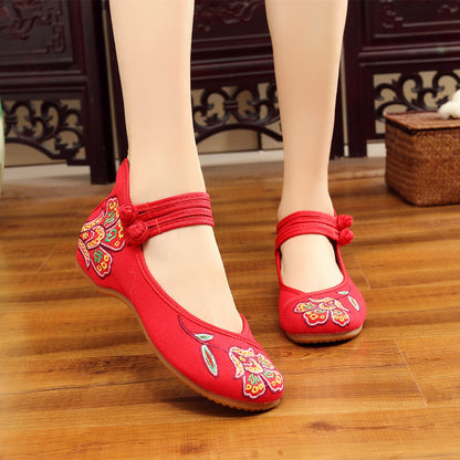 Women's Embroidered Cloth Shoes Low Heel Antique Hanfu Shoes
