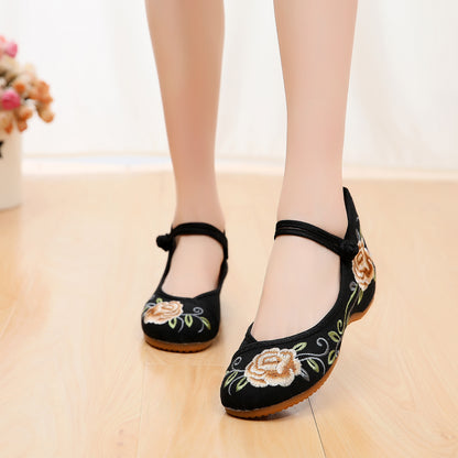 Women's Embroidered Cloth Shoes Low Heel Antique Hanfu Shoes