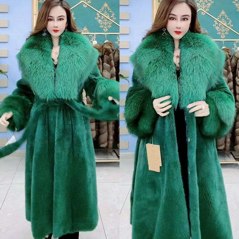 Women's faux mink coat/fur jacket