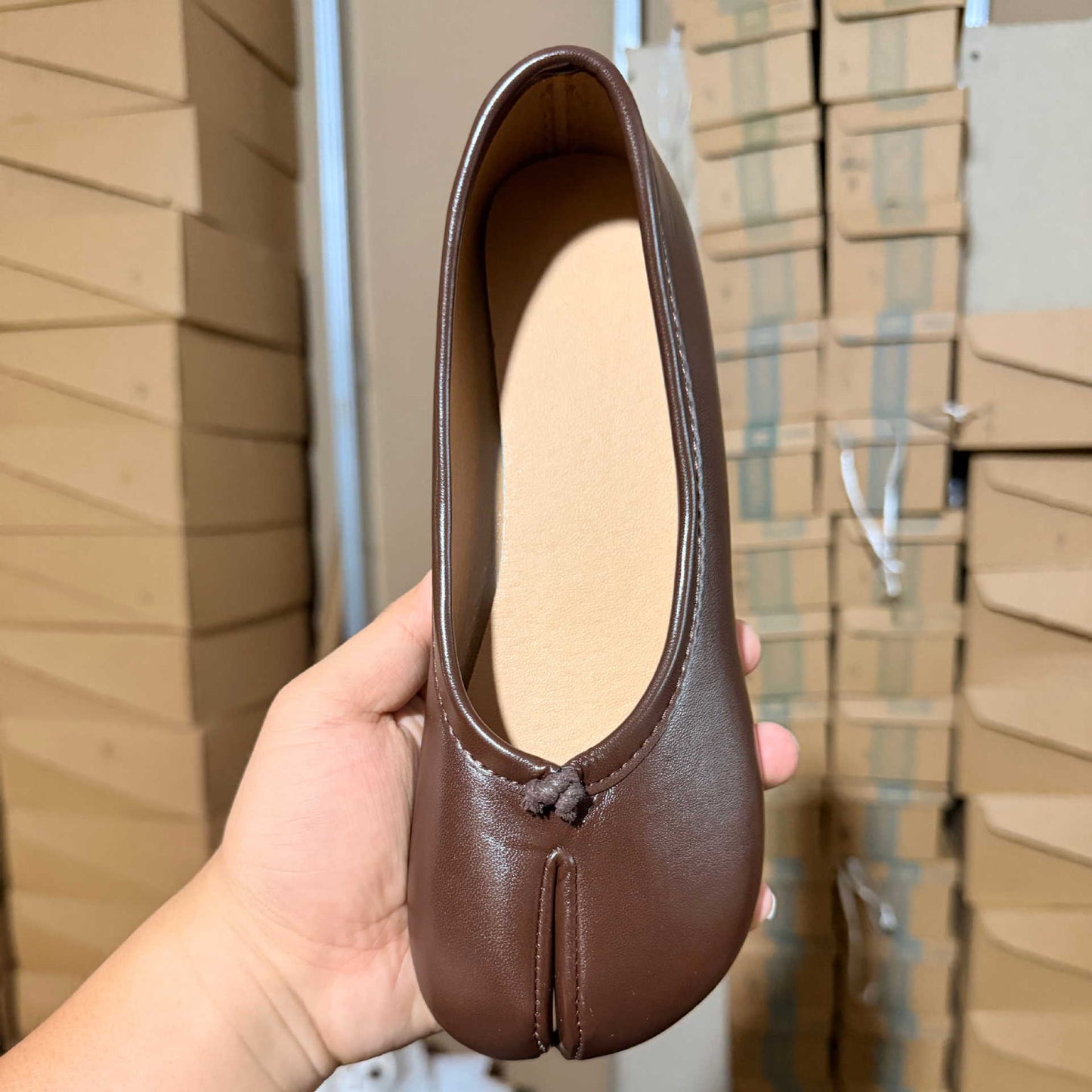 Women's flat shoes