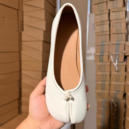 Women's flat shoes
