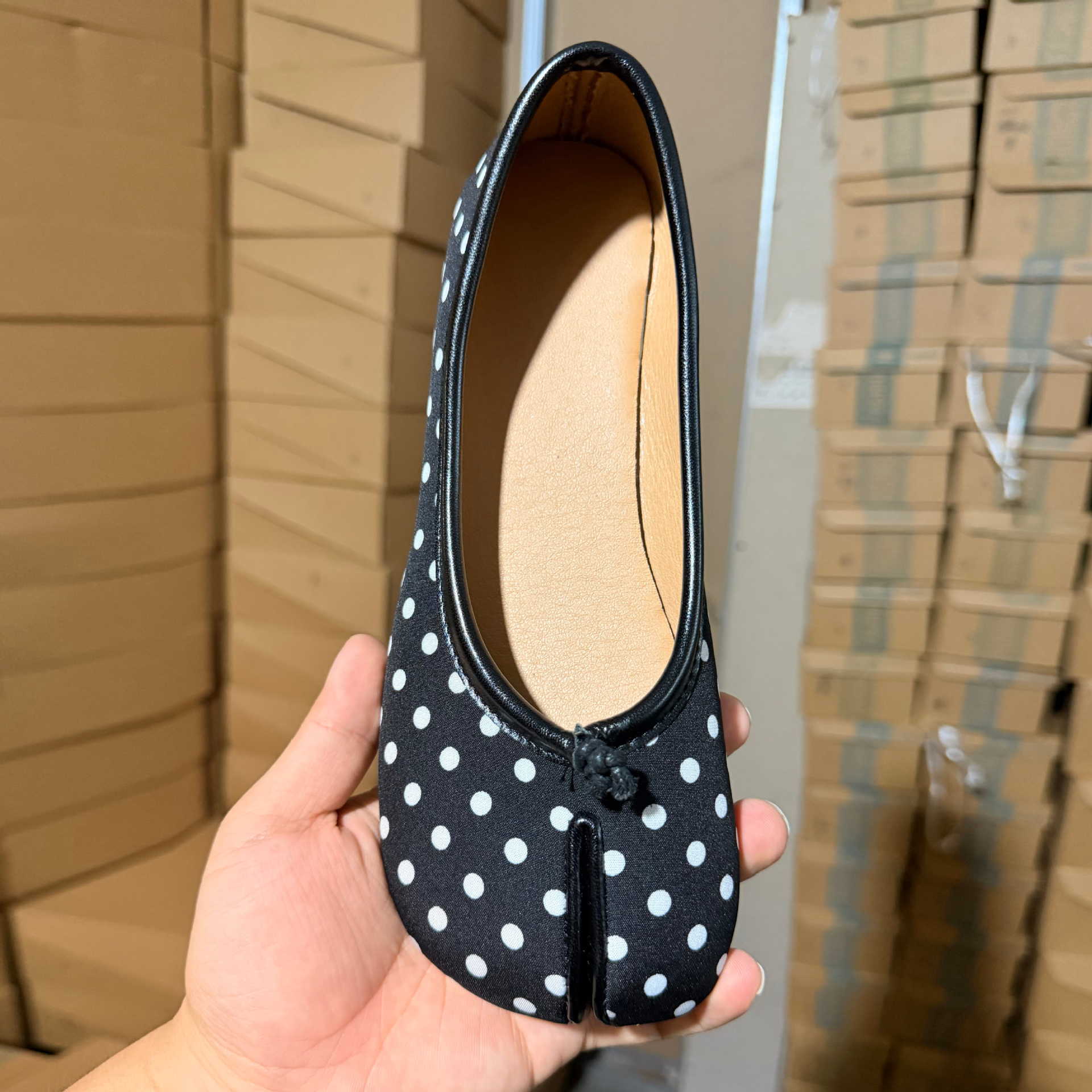 Women's flat shoes