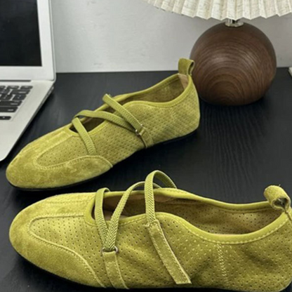 Women's flat shoes