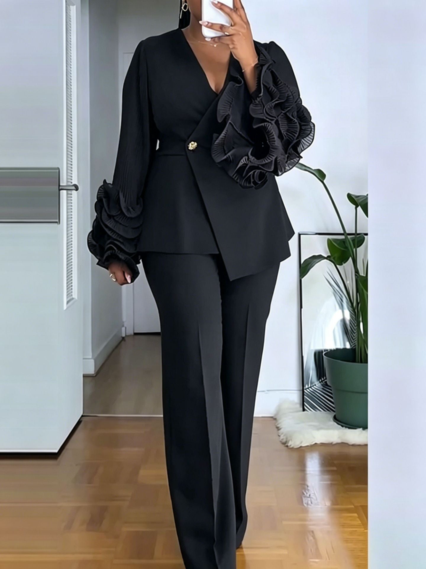 Women's Formal Suit with Lace Decoration