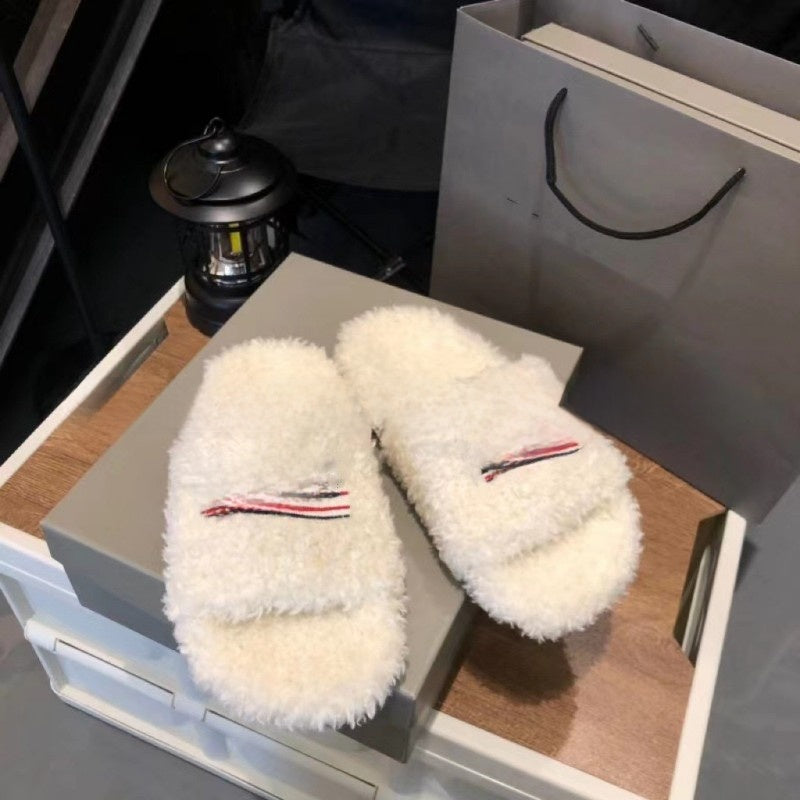 Women's Furry Lamb Wool Flip-Flop Slippers