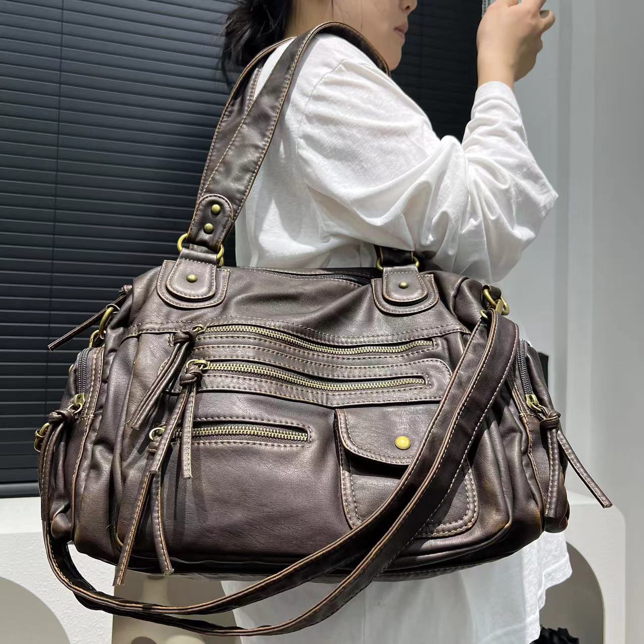 Women's handbag