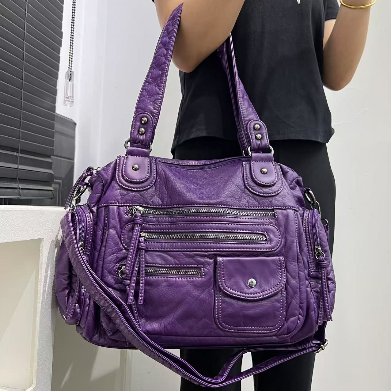 Women's handbag