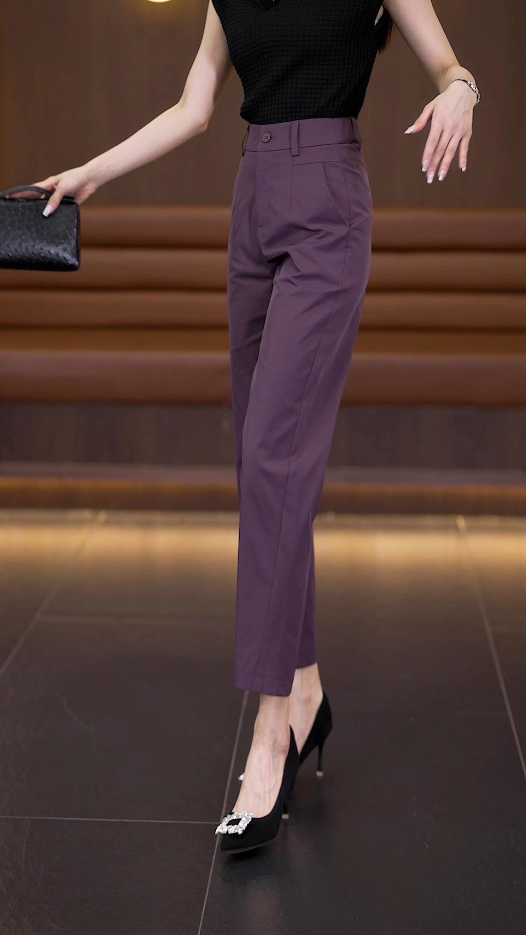 Women's high-waisted, cool-feel carrot casual pants