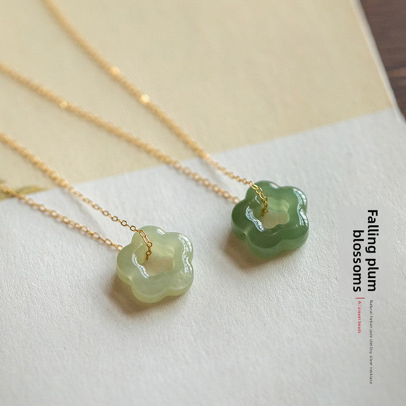 Women's imitation Heitan jade plum blossom necklace