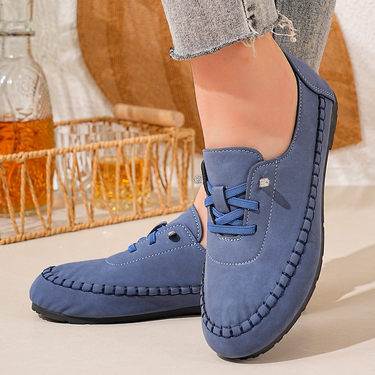 Women's lace-up retro flats