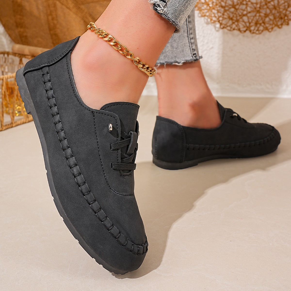 Women's lace-up retro flats