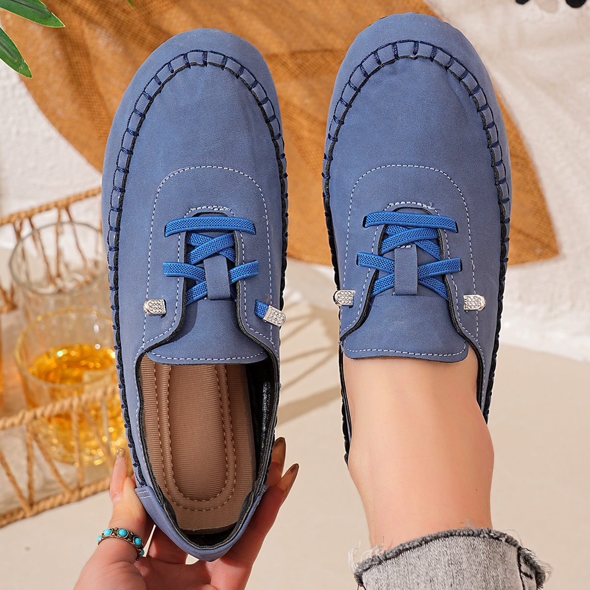 Women's lace-up retro flats
