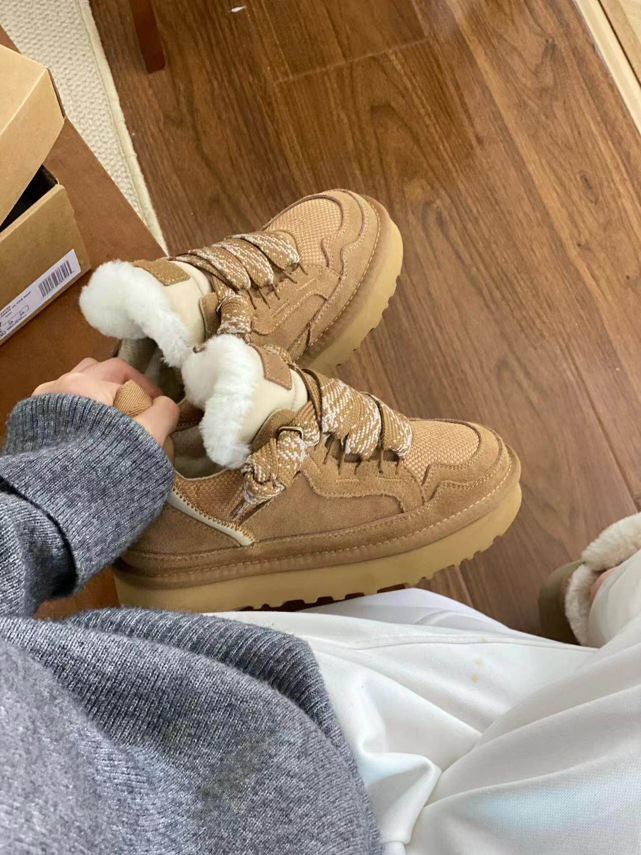 Women's Lace-Up Snow Boots