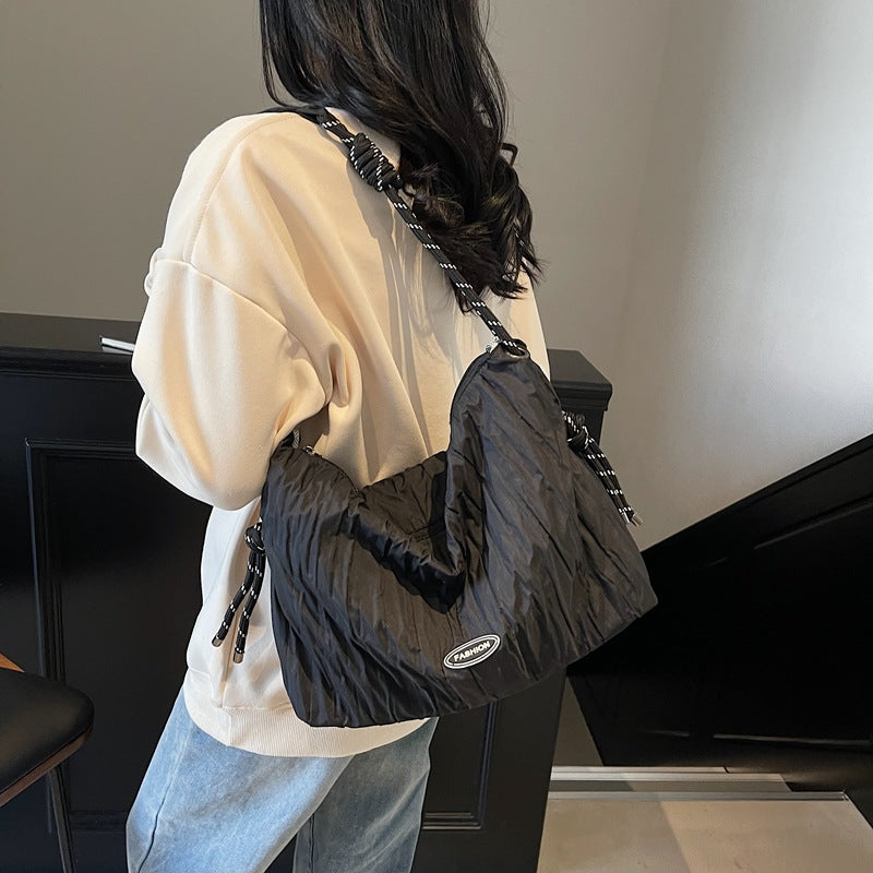 Women's large capacity tote bag