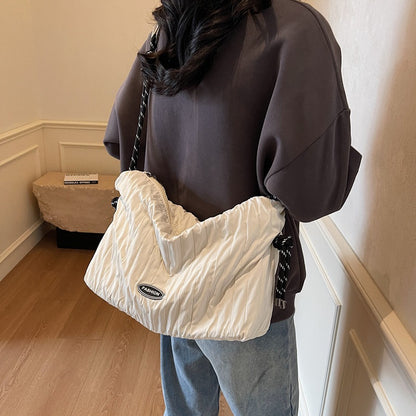 Women's large capacity tote bag
