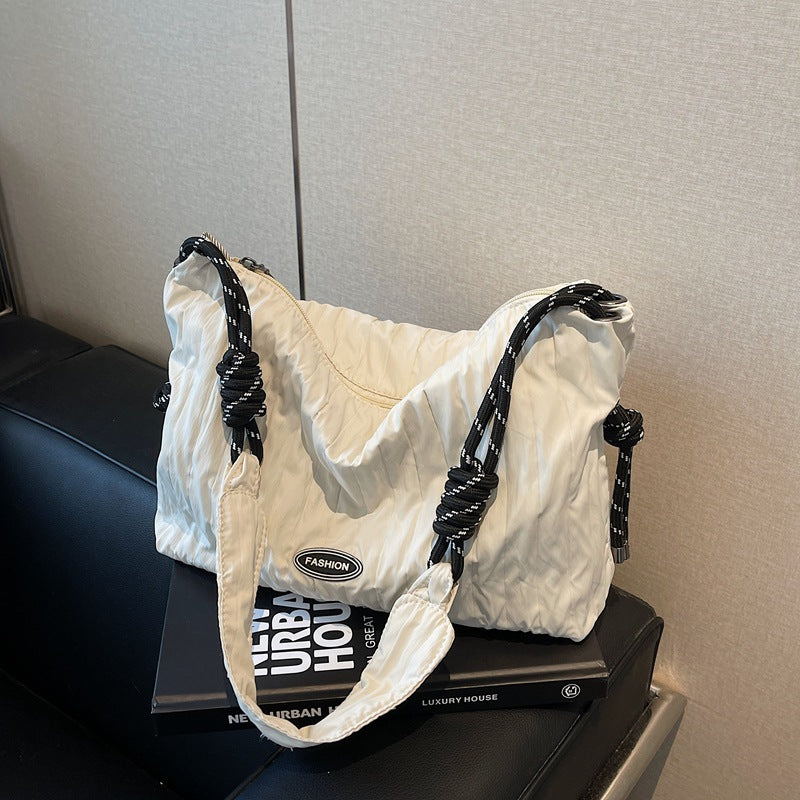 Women's large capacity tote bag