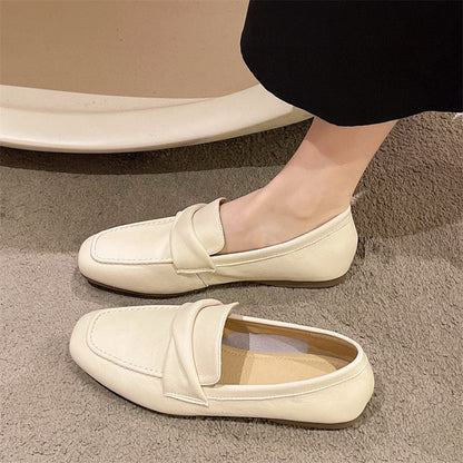 Women's leather flat shoes